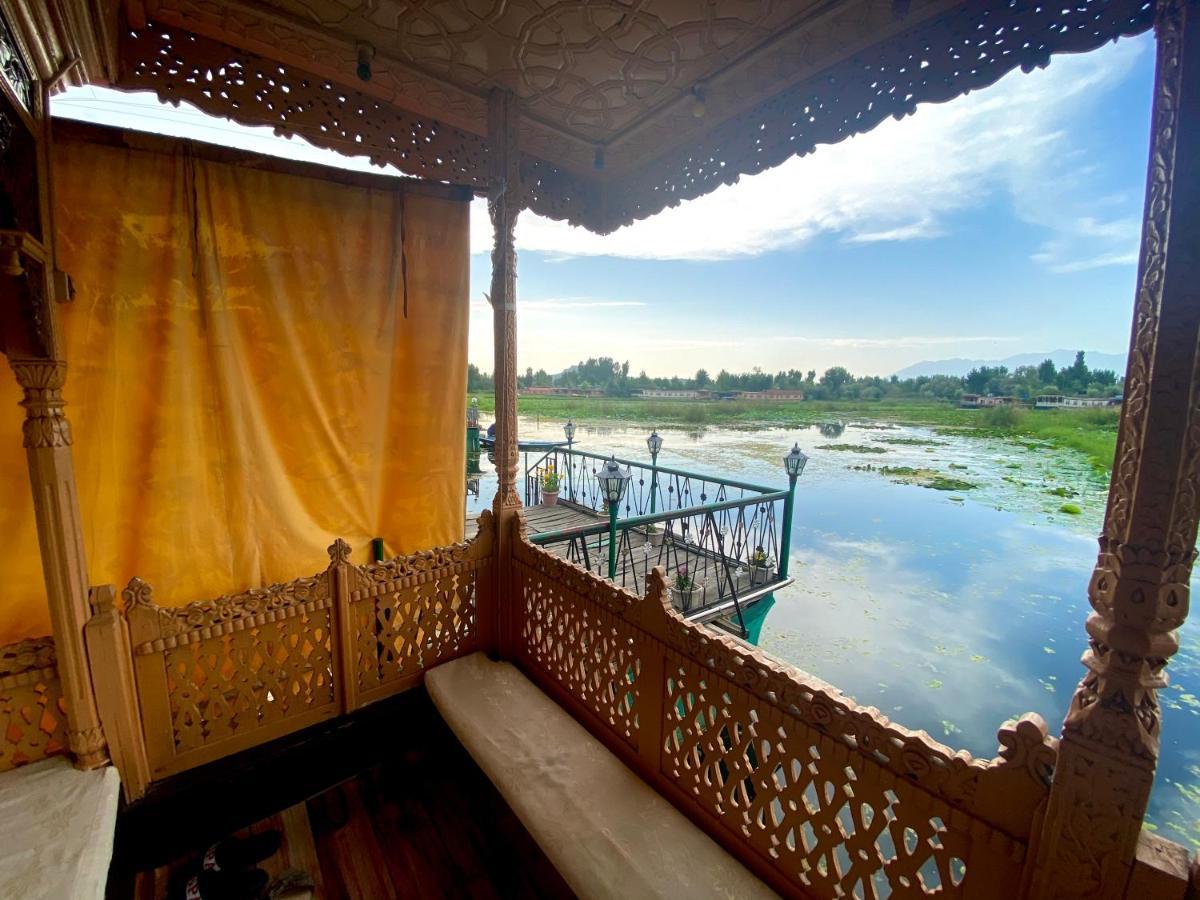 Green Paradise Houseboat - Centrally Heated Srīnagar Exteriér fotografie