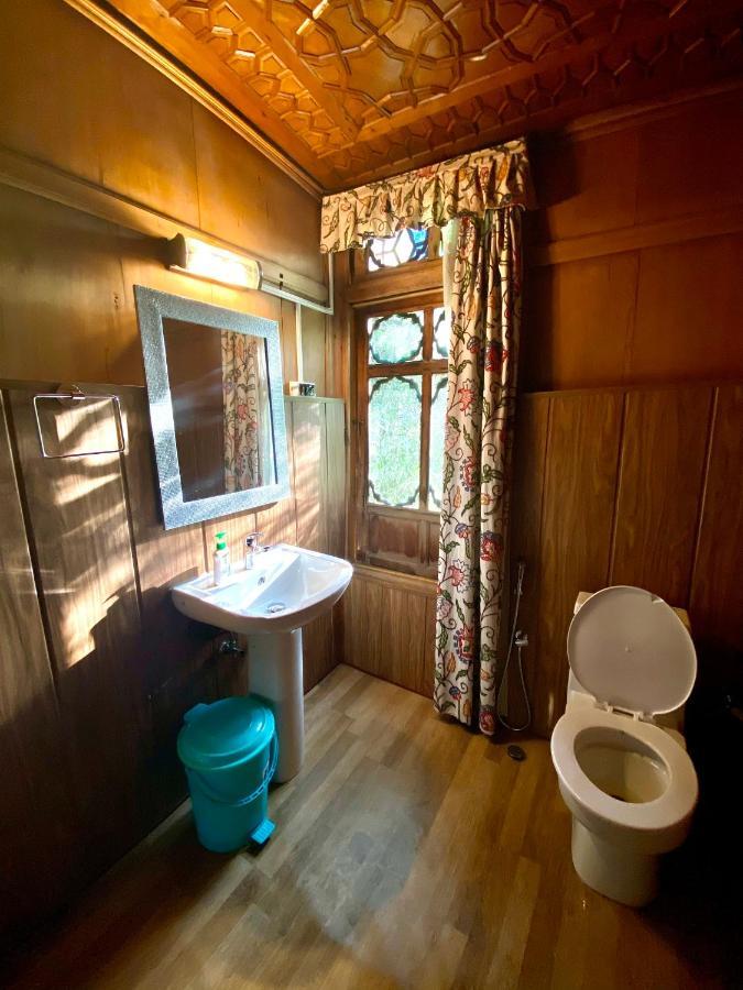 Green Paradise Houseboat - Centrally Heated Srīnagar Exteriér fotografie